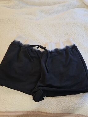James Perse navy To black shorts with white waistband. Cotton.